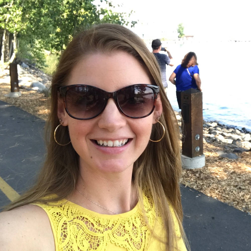 Meet your Posher, Stephanie
